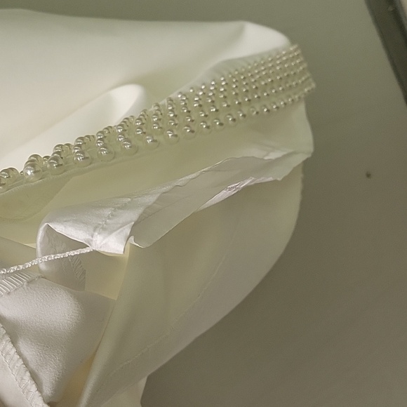 Donna Vinci Ivory Pearl Skirt Suit, Size 8 - Picture 11 of 13